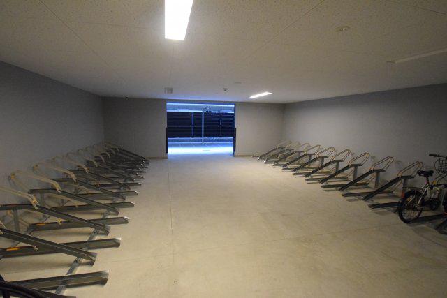 プレサンス心斎橋ニスト