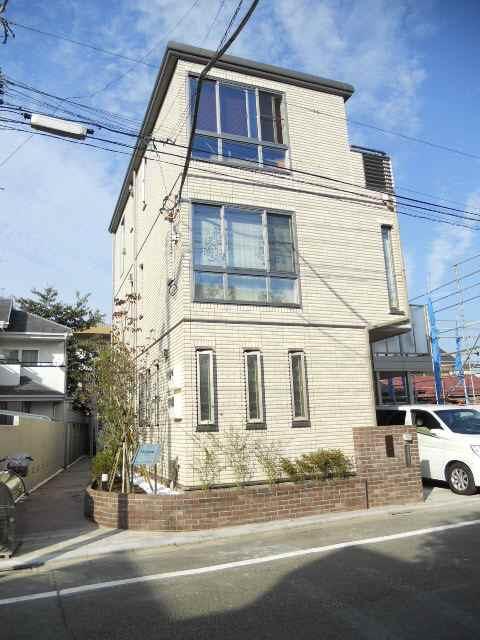東急田園都市線 三軒茶屋駅 徒歩13分 3階建 築13年