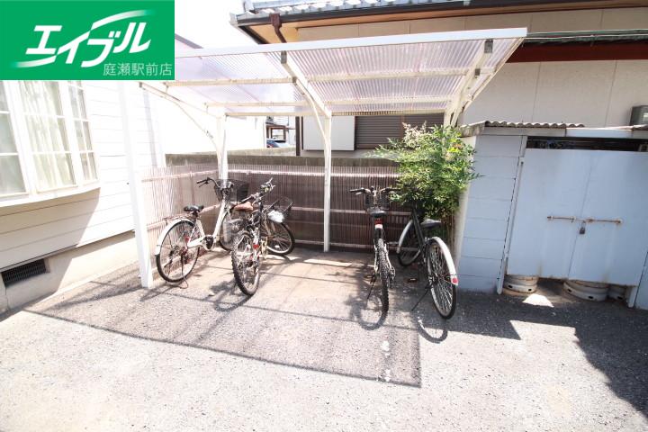 ラシェールB棟