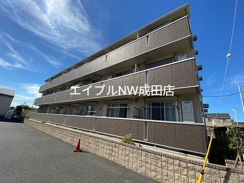 D-ROOM B