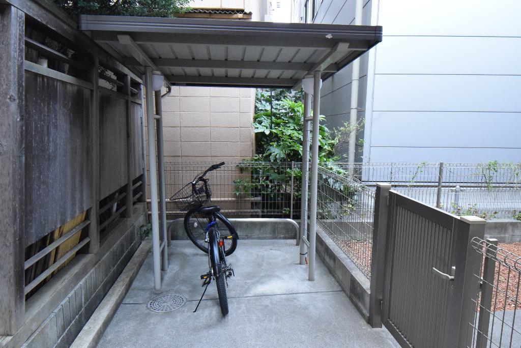 アンピア