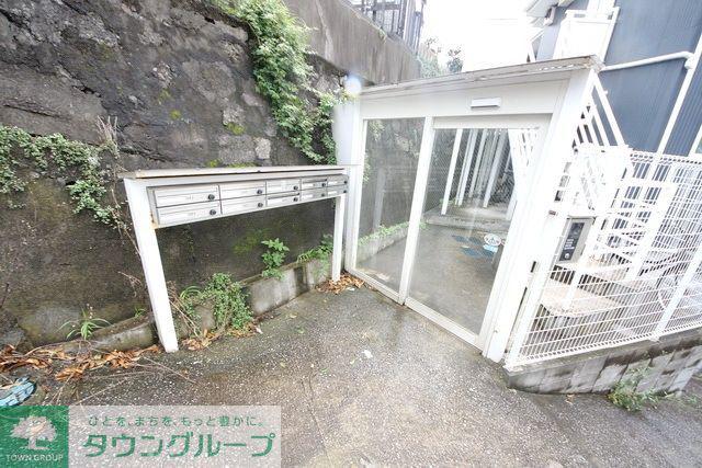 シャラロステ ヒルズ