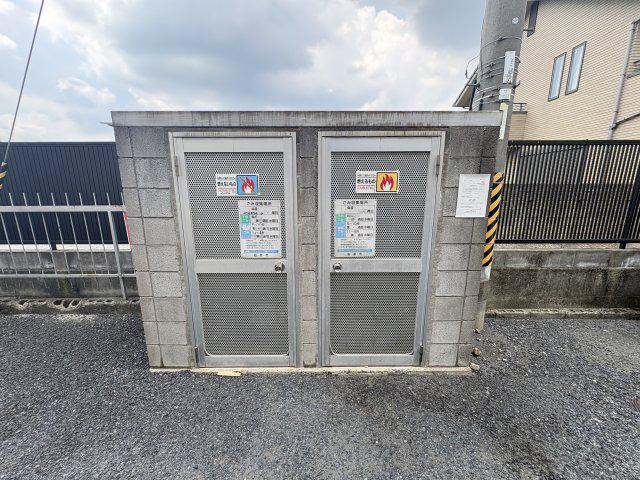 西口マンション