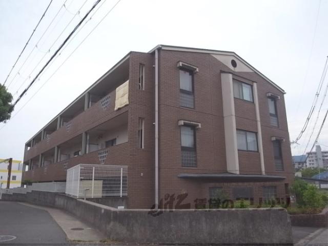 ロイヤルコートワダ
