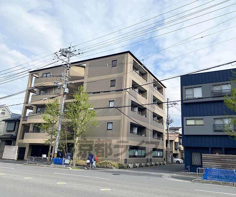 ドゥエル嵯峨の荘(1DK/1階)