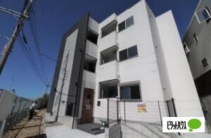S APT.玉津町