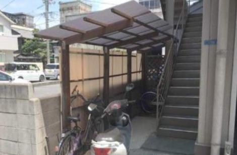 メイゾン西港