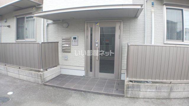 アクシス