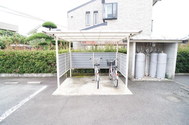 ハイツしずかB