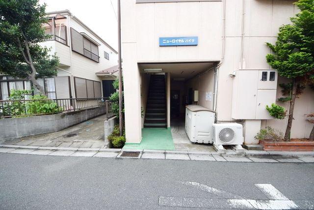 ニューロイヤルハイツ