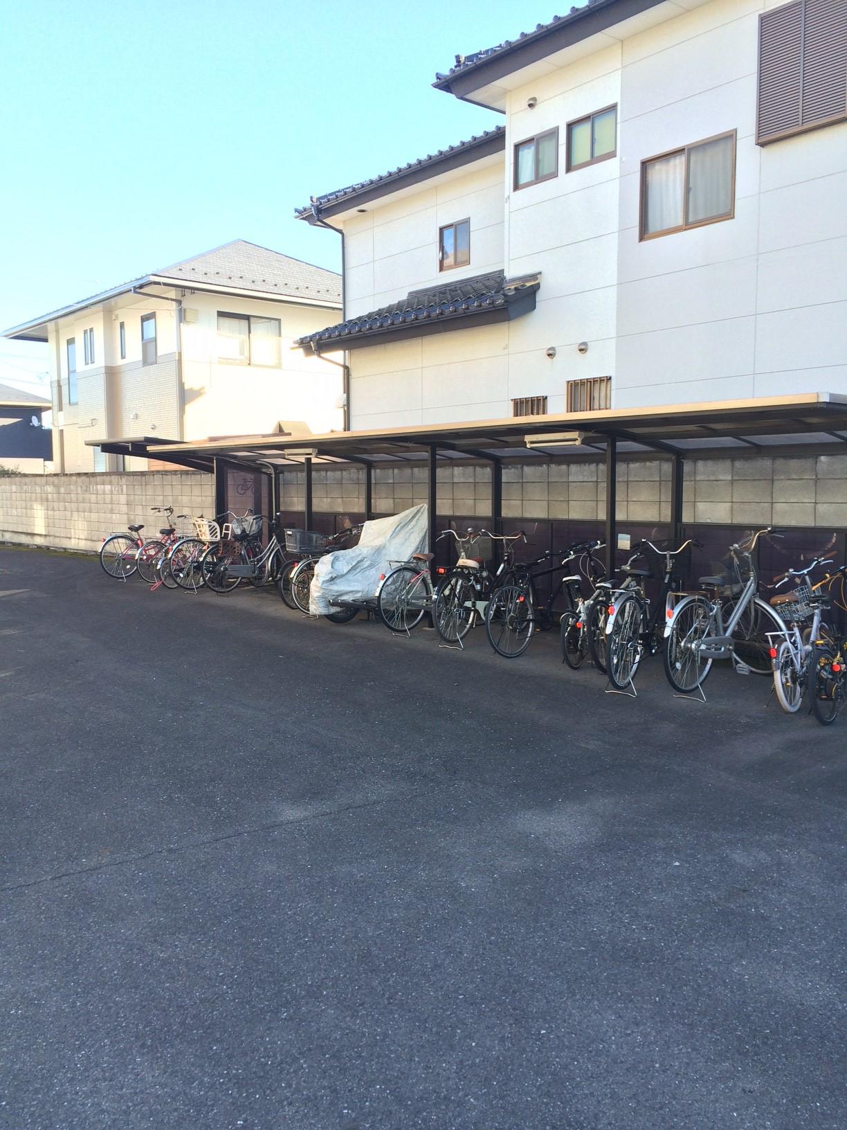 イーストパレス
