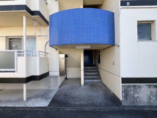 レイクパレス中村B