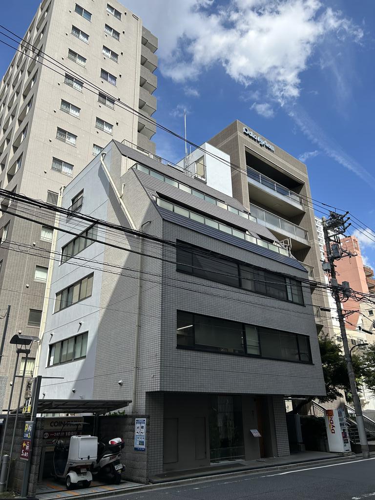 ROOTSビル