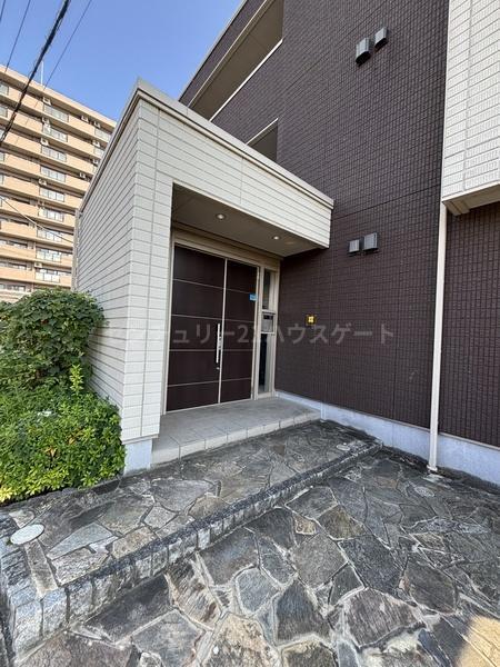 RESIDENCIA LUCEREGALO FLOR