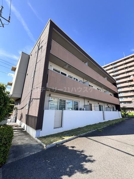 RESIDENCIA LUCEREGALO FLOR