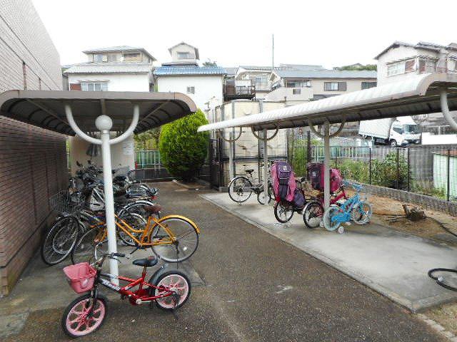 ラルジュウエスト