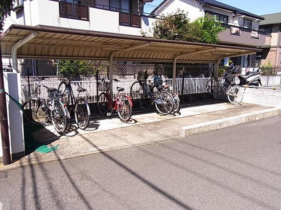 アゼリア岡津