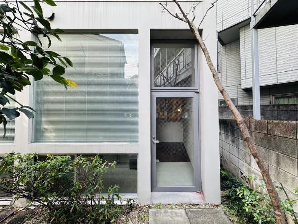 A PLACE BY WINE APARTMENT