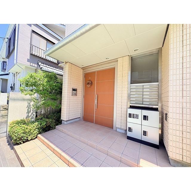 RIKI HOUSE