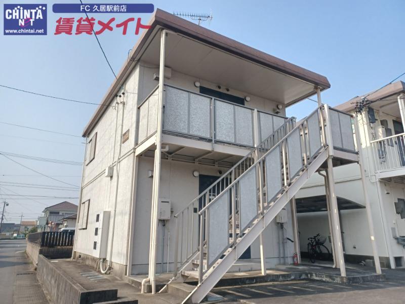 プラスフォー