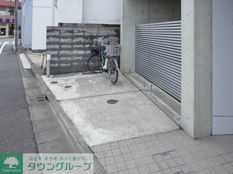 APARTMENT NONET