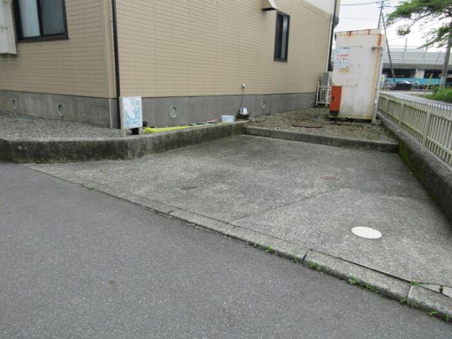カーサ二の岡B