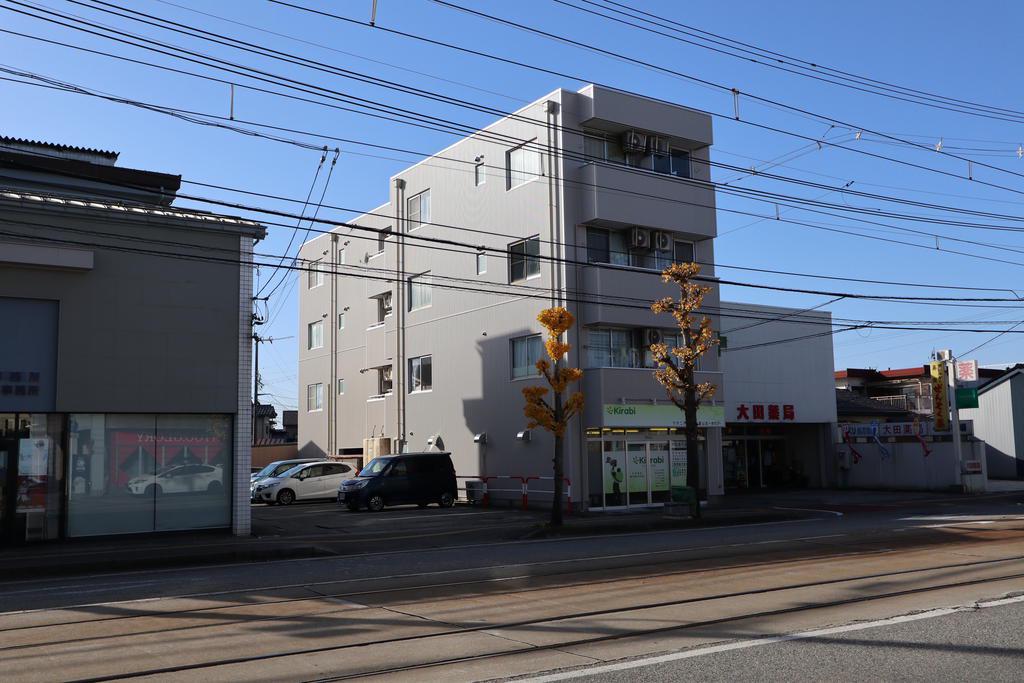セサミ小泉