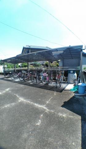 センチュリー21本館