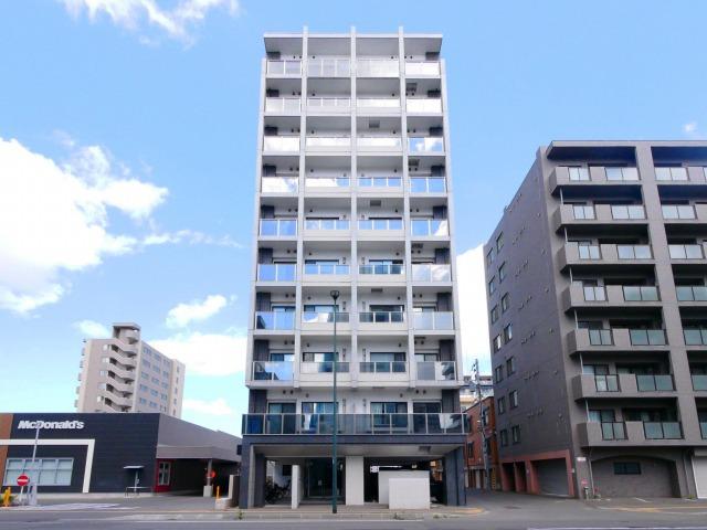 ラディア近代美術館前