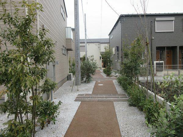 IHANA GARDEN
