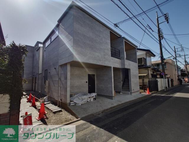 GLOSS TERRACE