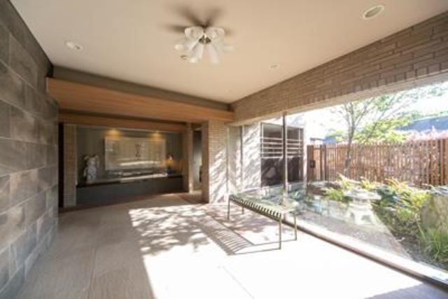 HIGASHIKOMATSUGAWA APARTMENT