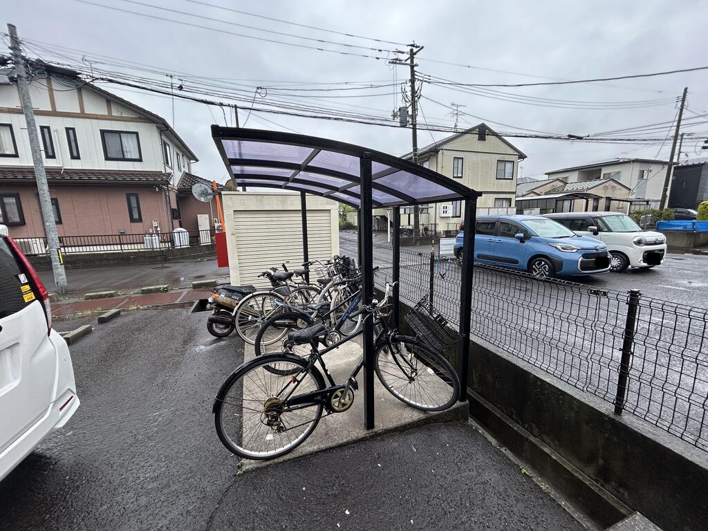 クレストシャトーA棟