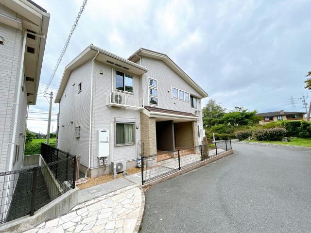 フローラ大小路A・B