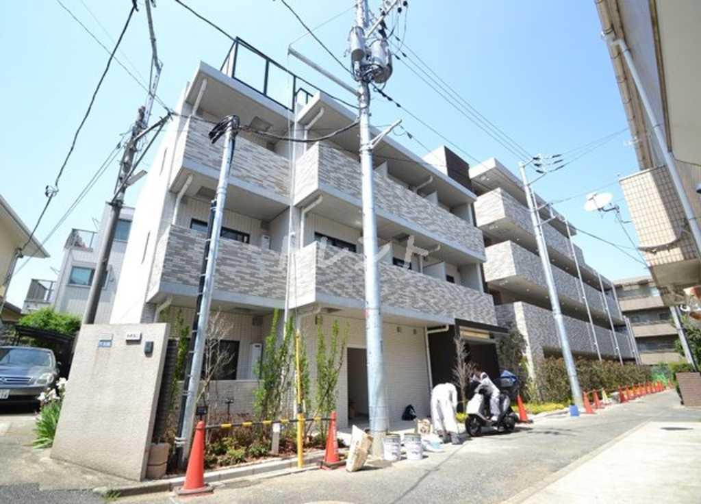 ディップス高田馬場駅前