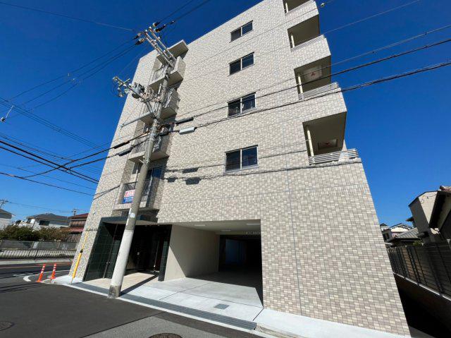 MAISON AKASHI