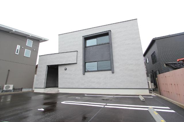 富山地鉄富山港線 奥田中学校前駅 徒歩6分 2階建 築3年
