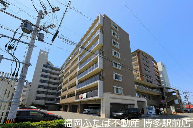 ルミエール箱崎駅前