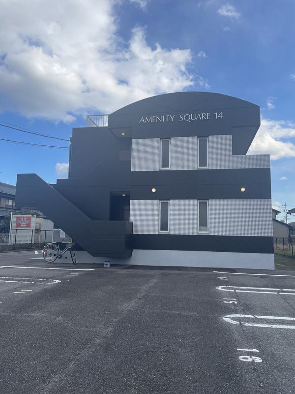 AMENITY SQUARE 14