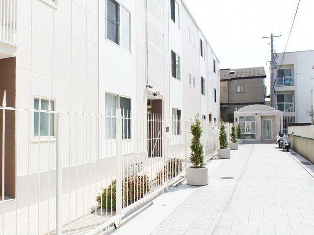 イースト RISE 由比ガ浜 B