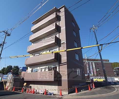 シャルレ12番館