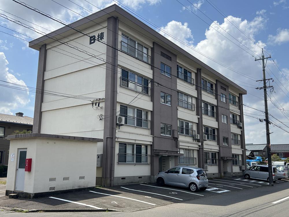 吉川マンション B棟