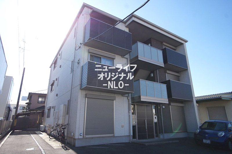神奈川県平塚市 3階建 築11年