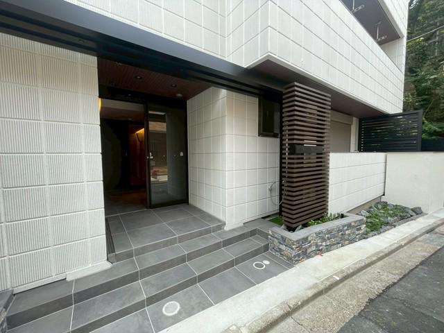 ENCORE MANOR 