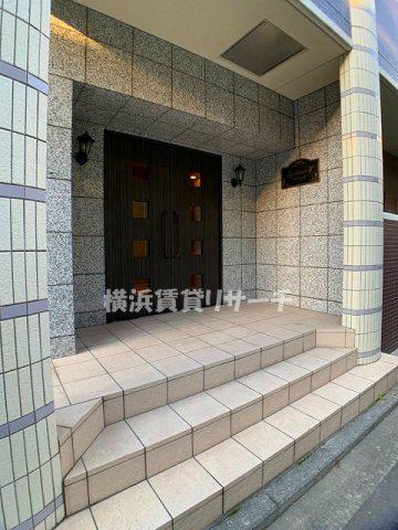LOG COURT 2