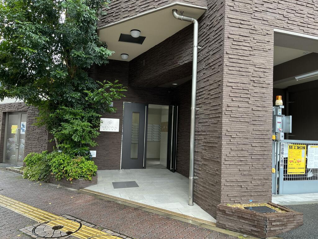 ネストピア県庁口駅前