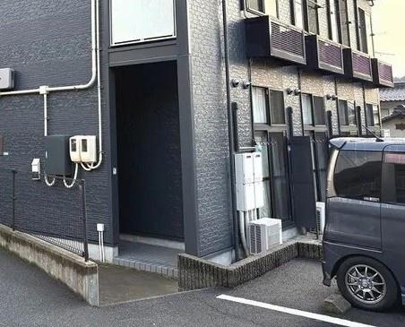 レオパレスプレミール八木