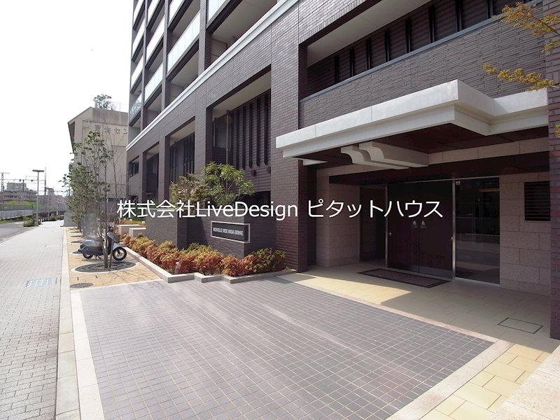 ヌーヴェルワイズ灘駅前