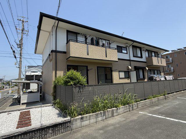 シャンテラヴィ八幡N棟