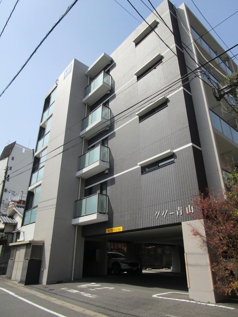 リリー青山